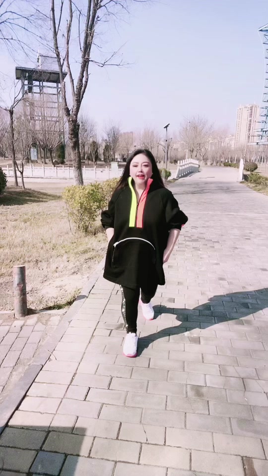 小苹果版姐姐配音(小苹果姐姐是男是女)-第7张图片-有道翻译官网 小苹果版姐姐配音(小苹果姐姐是男是女)-第7张图片-有道翻译官网